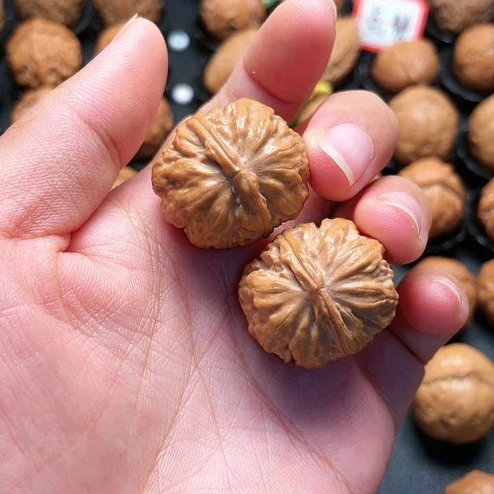 文玩核桃把件唧**歪文玩