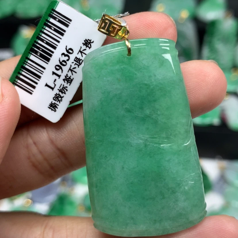 【闪购商品】翡翠颈饰18K金镶嵌启*