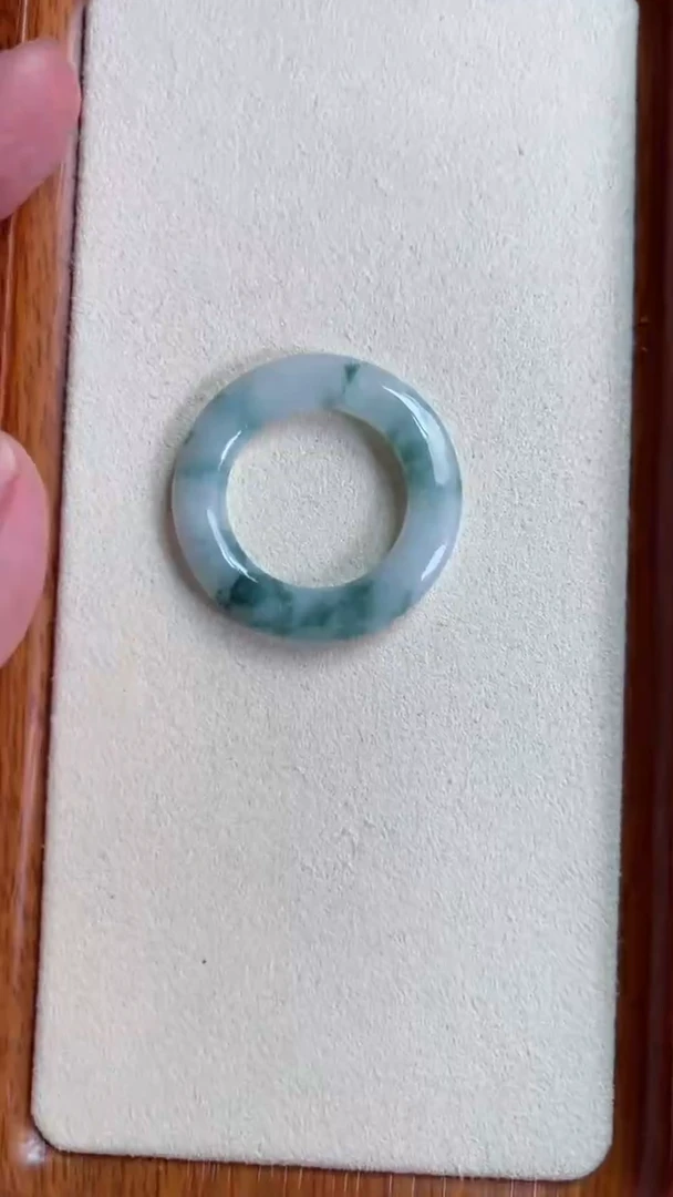 【闪购商品】翡翠吊坠(不含链)未镶嵌孤品