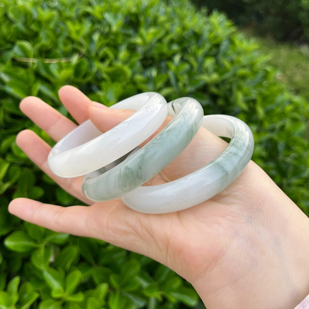天然新疆天山翠飘花镯【多样性发其一】浅绿白手镯绿色贵妃镯女士
