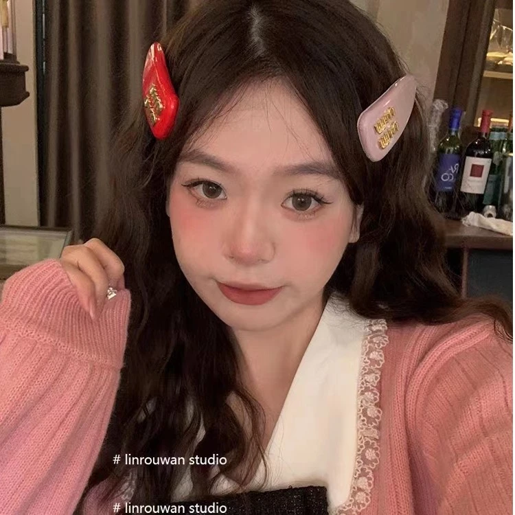 卡兰朵字母PU皮发夹女高级弹簧夹小众糖果色侧边刘海夹头发饰