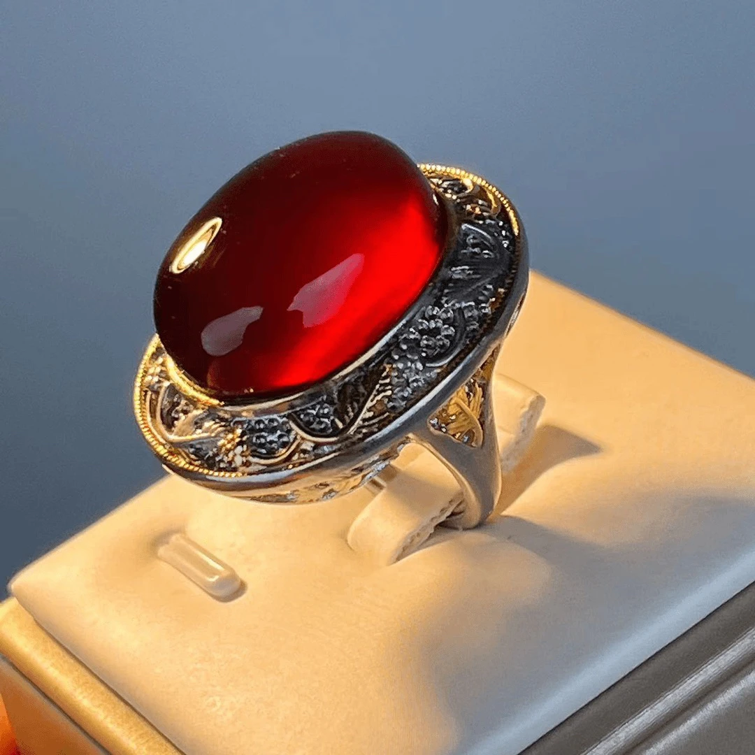 天然珠宝-缅甸琥珀大蛋面戒指气质轻奢时尚复古经典古法可调节