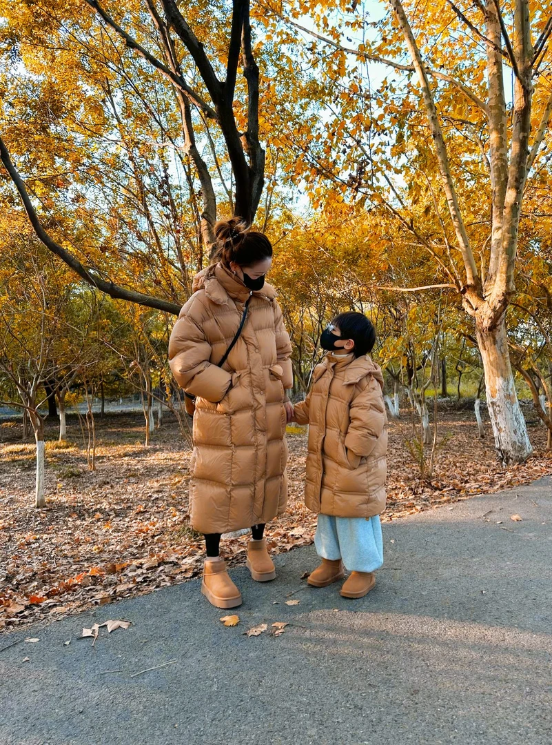 328亲子羽绒服冬季连帽加厚中长款过膝韩系纯色拉链衫