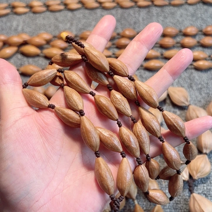 橄榄核核雕老***茬橄榄核
