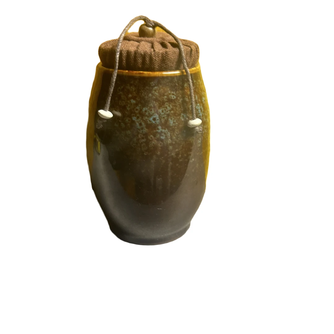 W78备用景德镇陶瓷粉彩褐色盖罐不固定一件