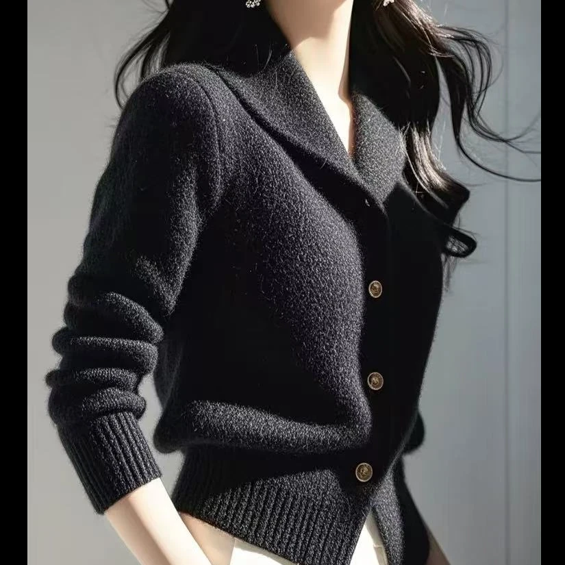 黑色翻领软糯针织衫慵懒风秋冬毛衣外套女款2024新款深秋初冬上衣