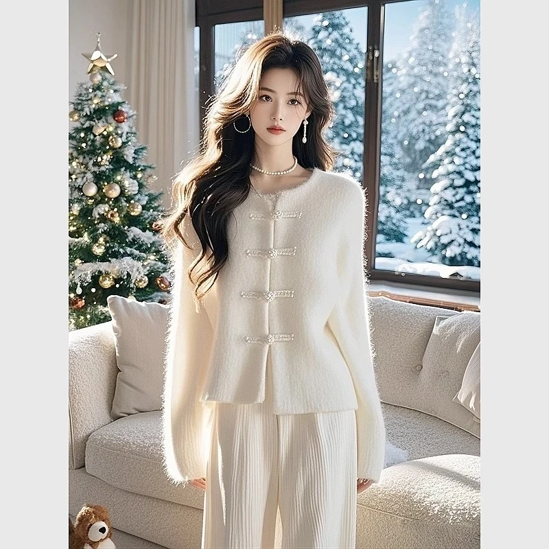 富家千金小香风新中式国风盘扣白色毛衣套装裤女新款秋冬清冷感