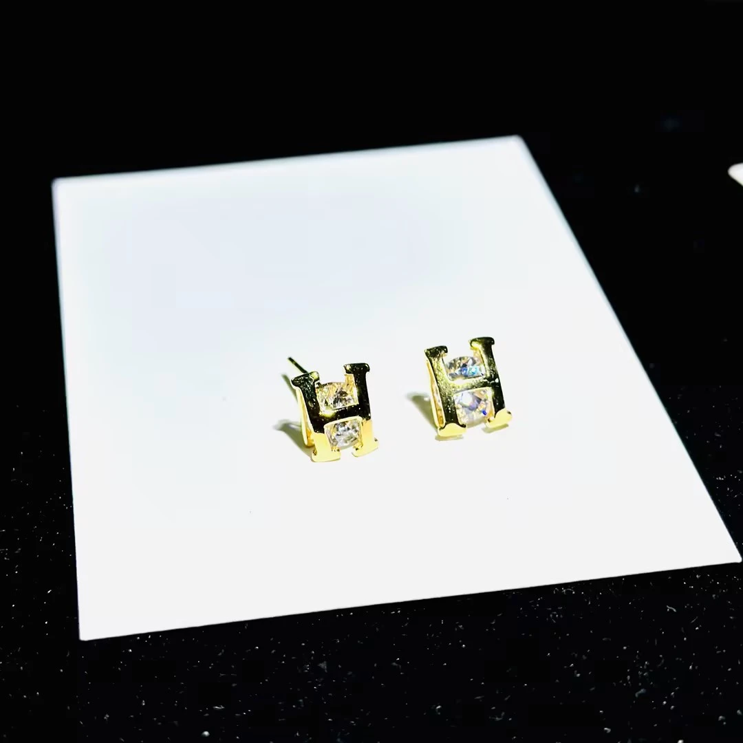 925银合成锆石耳饰  【HX2】S925银“H"锆石耳钉-不配证书
