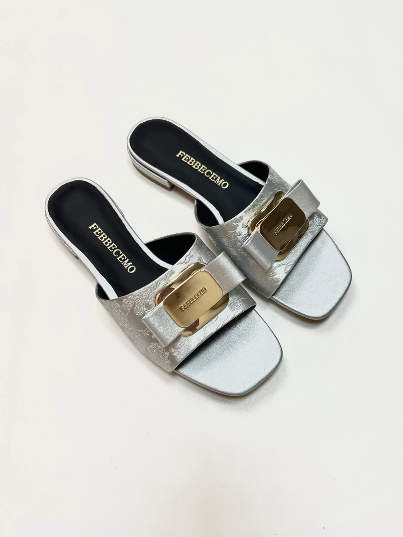 一字拖鞋女士方头2024夏季新款时尚百搭休闲经典网红平底防滑拖鞋