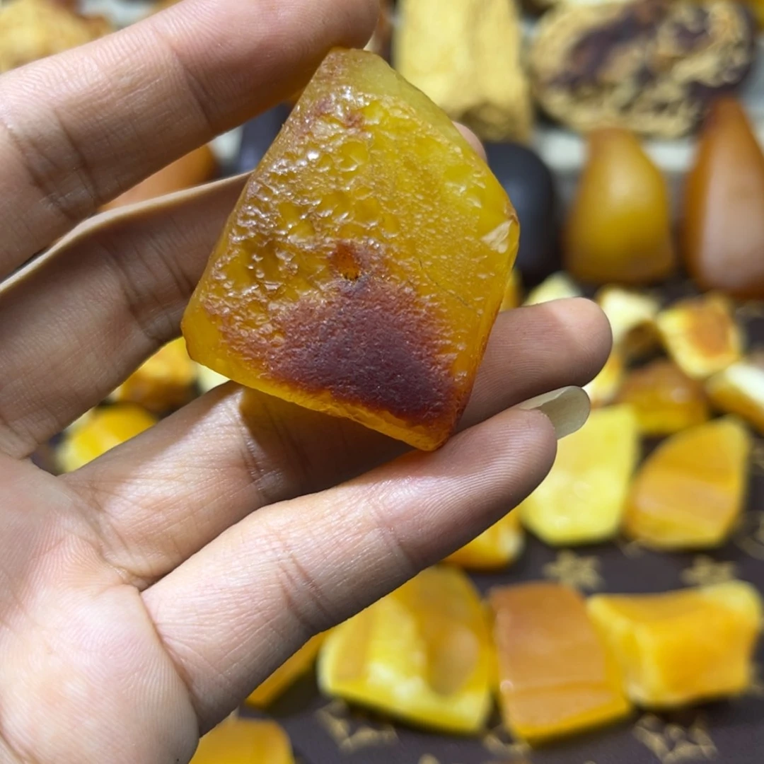 【闪购商品】定制琥珀未镶嵌顿*