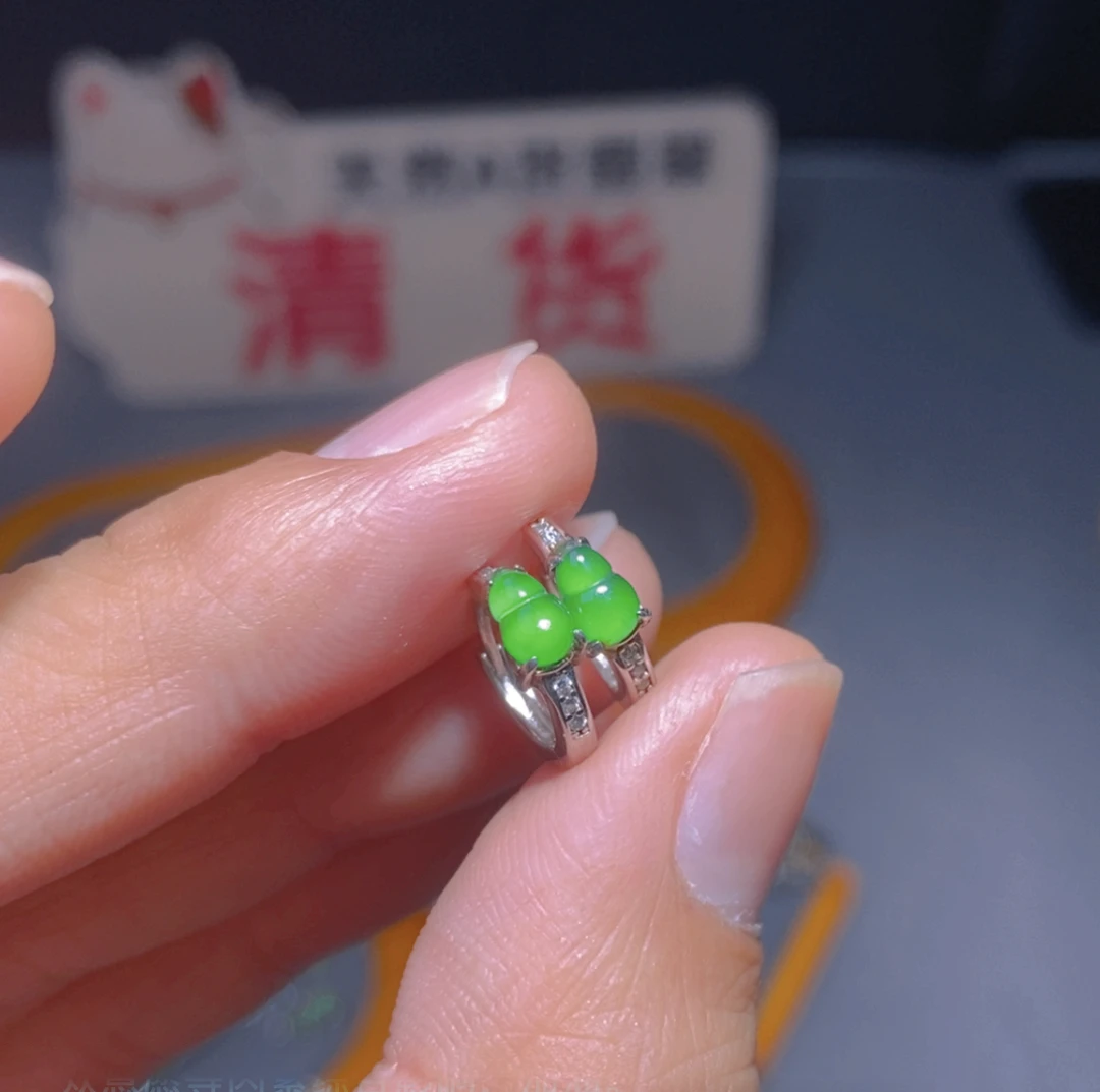 翡翠满色绿葫芦耳扣女生耳包耳饰
