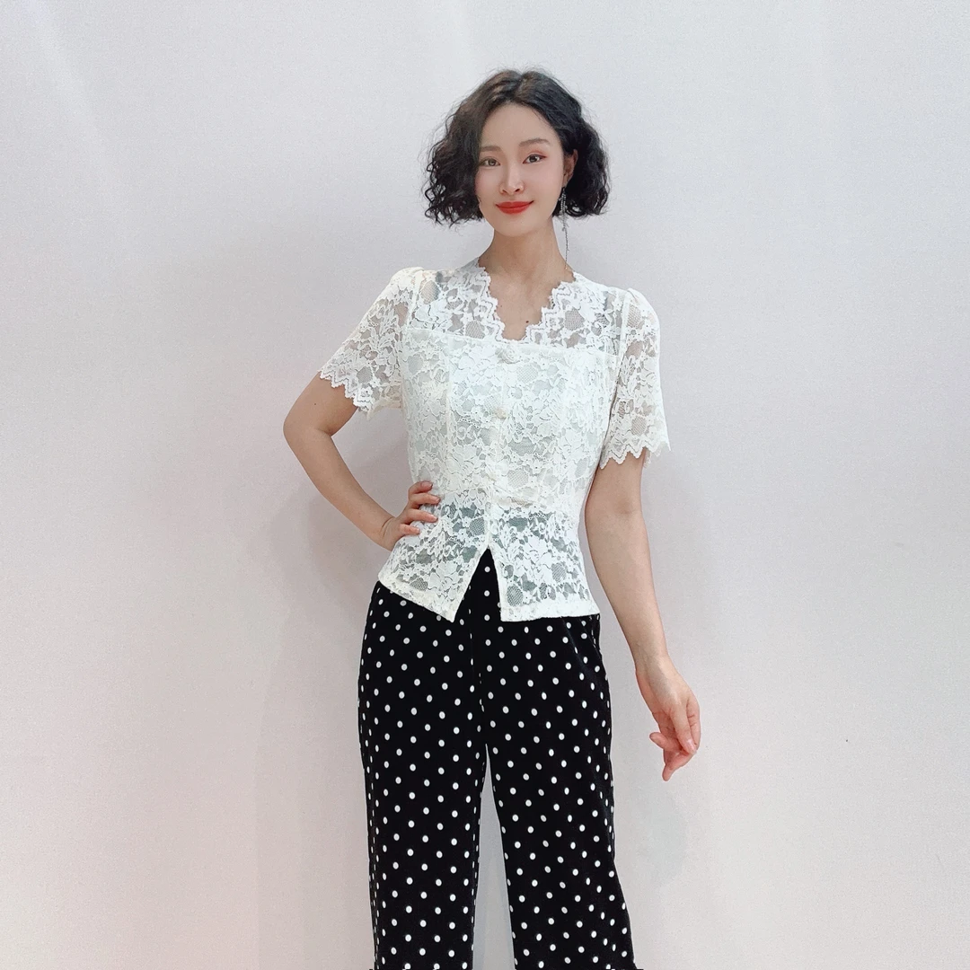 4833 法式时尚蕾丝V领上衣经典波点阔腿裤夏季显瘦气质名媛套裤