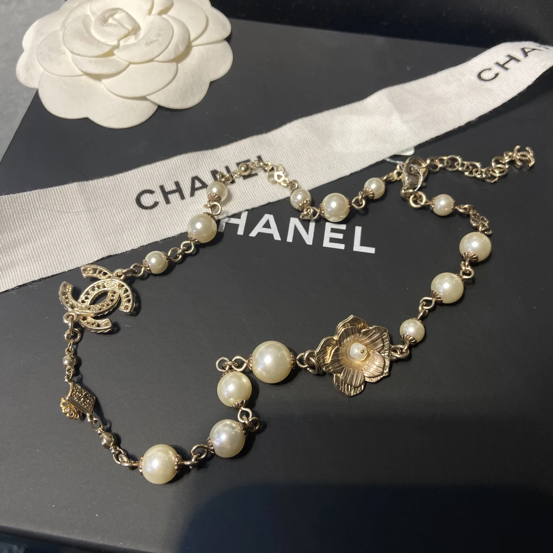 全新未使用 Chanel/香奈儿 经典 时尚 巴洛克 珍珠浮雕锁骨链项链