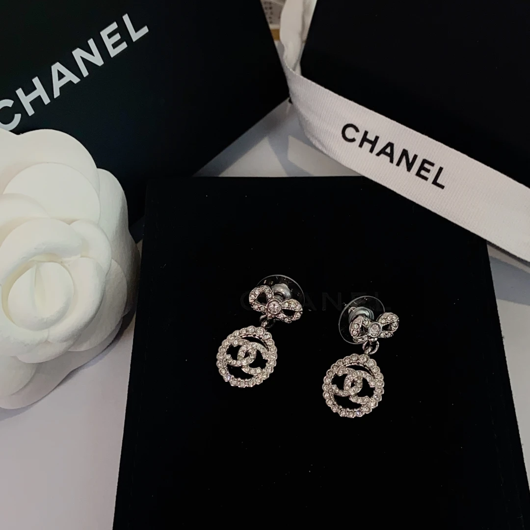 全新未使用 Chanel/香奈儿 优雅时尚 丝巾丝带蝴蝶结满钻耳钉22B