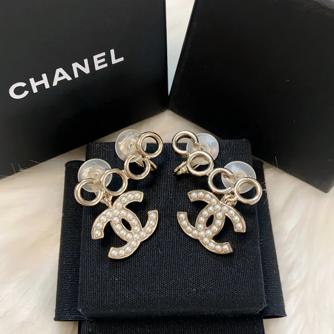 未使用 Chanel/香奈儿 百搭款满钻款耳环21PJS0029