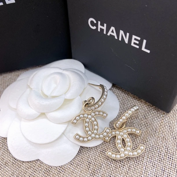 全新未使用 Chanel/香奈儿 百搭款小香风珍珠耳钩耳钉21P