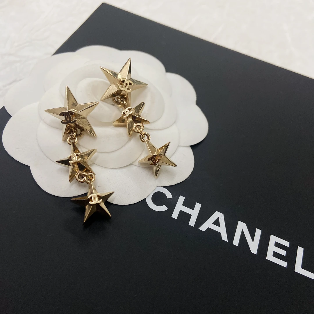 99新 Chanel/香奈儿 百搭款三连星满钻耳钉18VJS0008