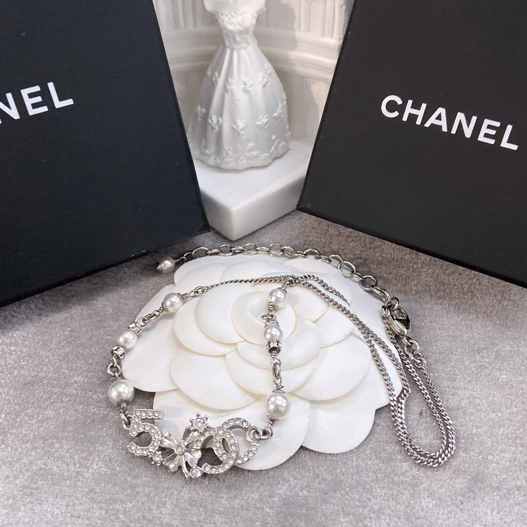 全新未使用 Chanel/香奈儿 百搭款5号满钻锵银色项链23P