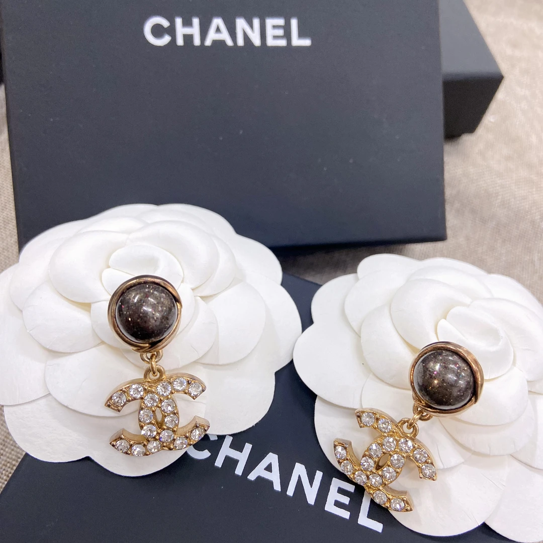 未使用 Chanel/香奈儿 百搭款 琉璃满钻复古耳钉22A手工坊AY0141