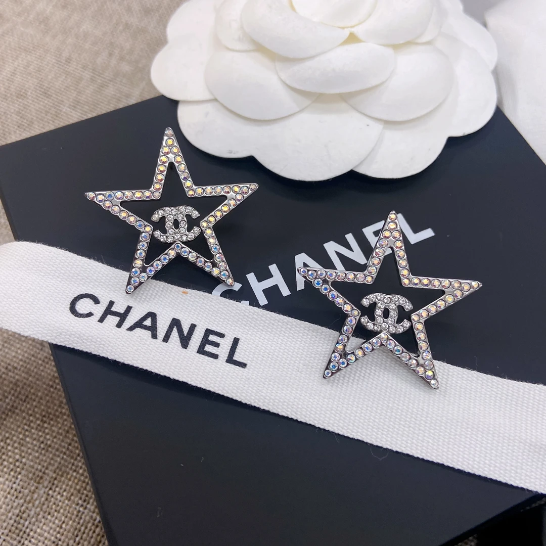 99新 Chanel/香奈儿 五芒星镂空锵灰色彩钻耳钉17K特/AQ0057