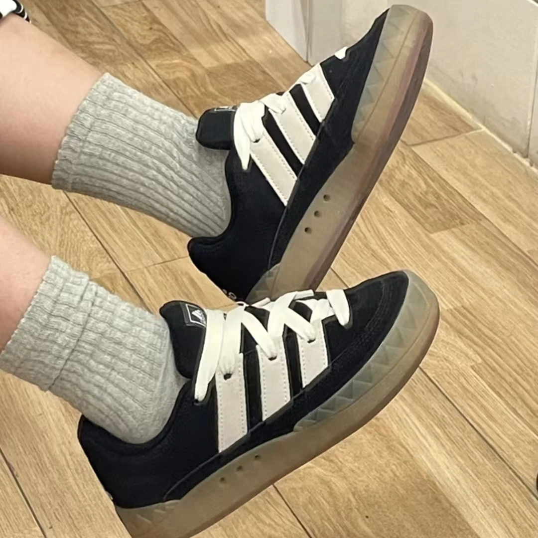 adidas/阿迪达斯三叶草复古百搭新款低帮休闲鲨鱼面包鞋 IE2224