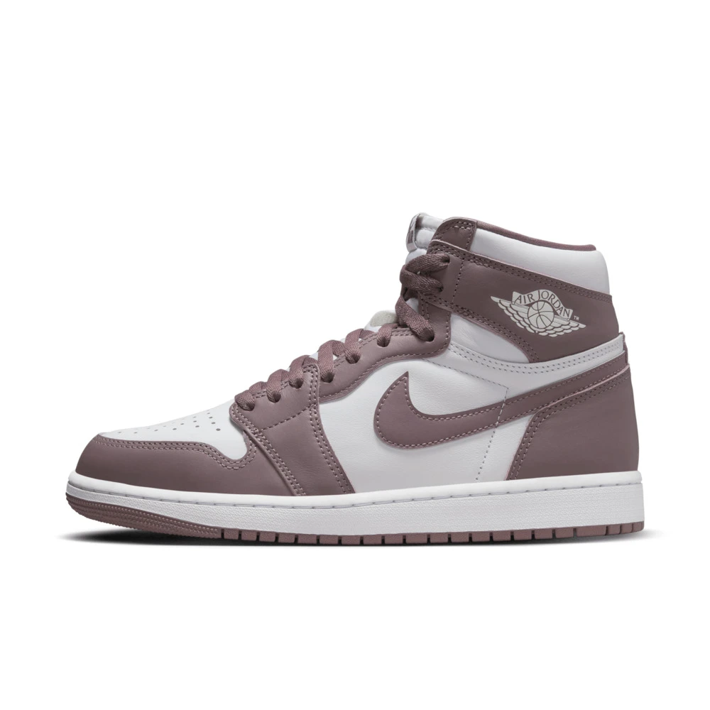 Nike/耐克男子AIR JORDAN 1 RETRO HI 潮流经典篮球鞋DZ5485-105