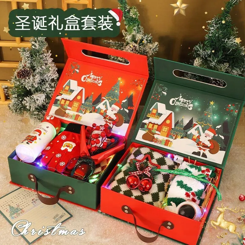 生日礼物送女生冬季仪式感圣诞暖心围巾套装实用的创意平安夜礼品