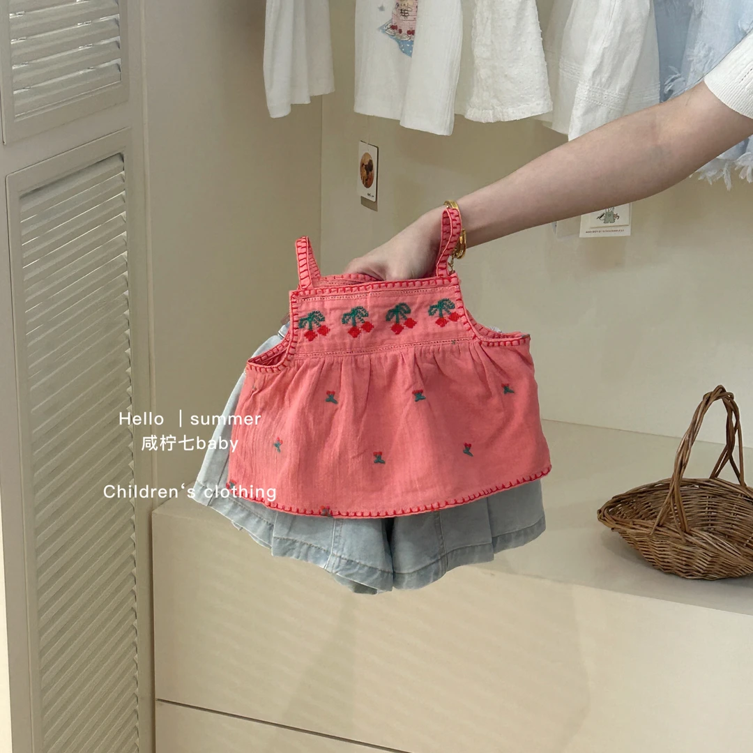 [现]韩系女童绣花吊带衫夏季新款女童樱桃背心洋气牛仔短裤套装