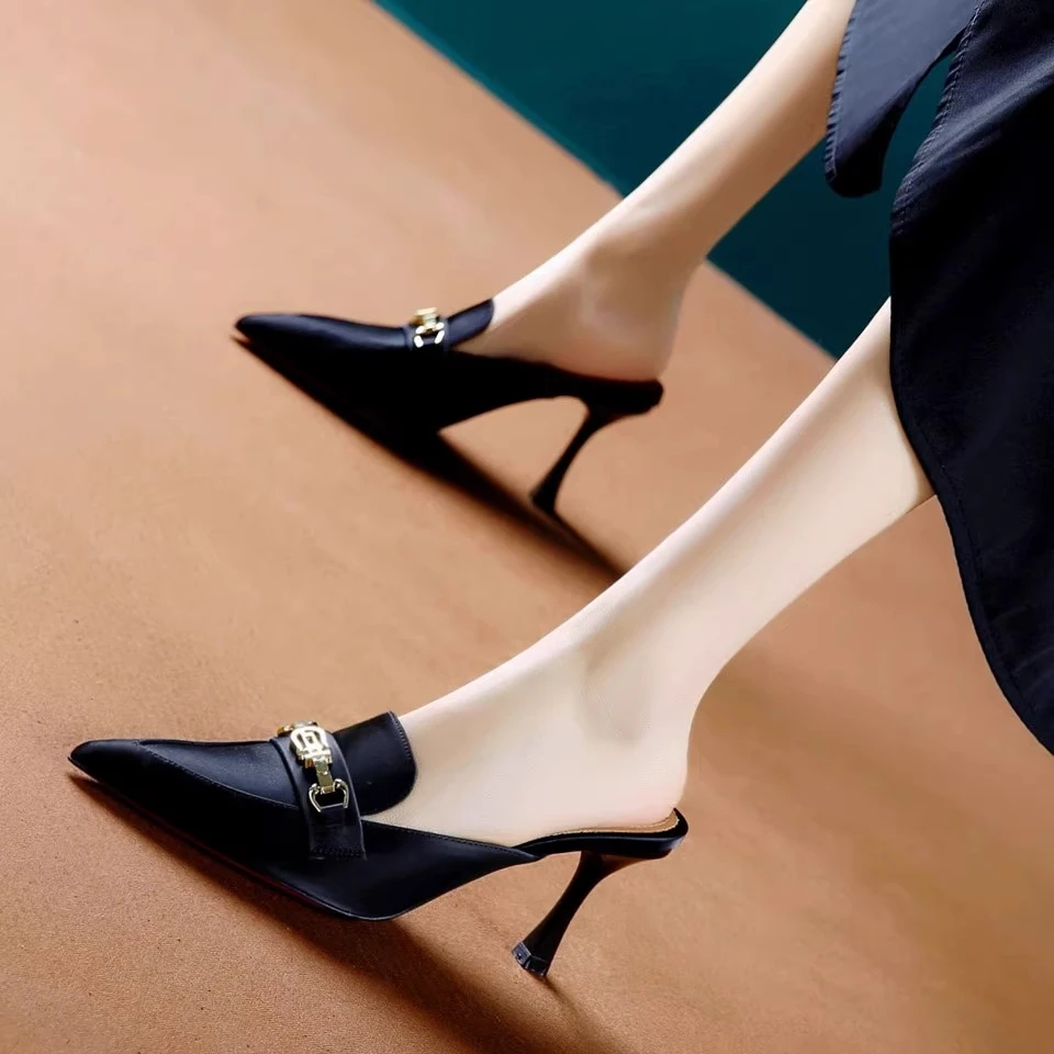 凉拖金属扣尖头高跟鞋2024春夏季新款百搭气质细跟包头拖鞋女外穿