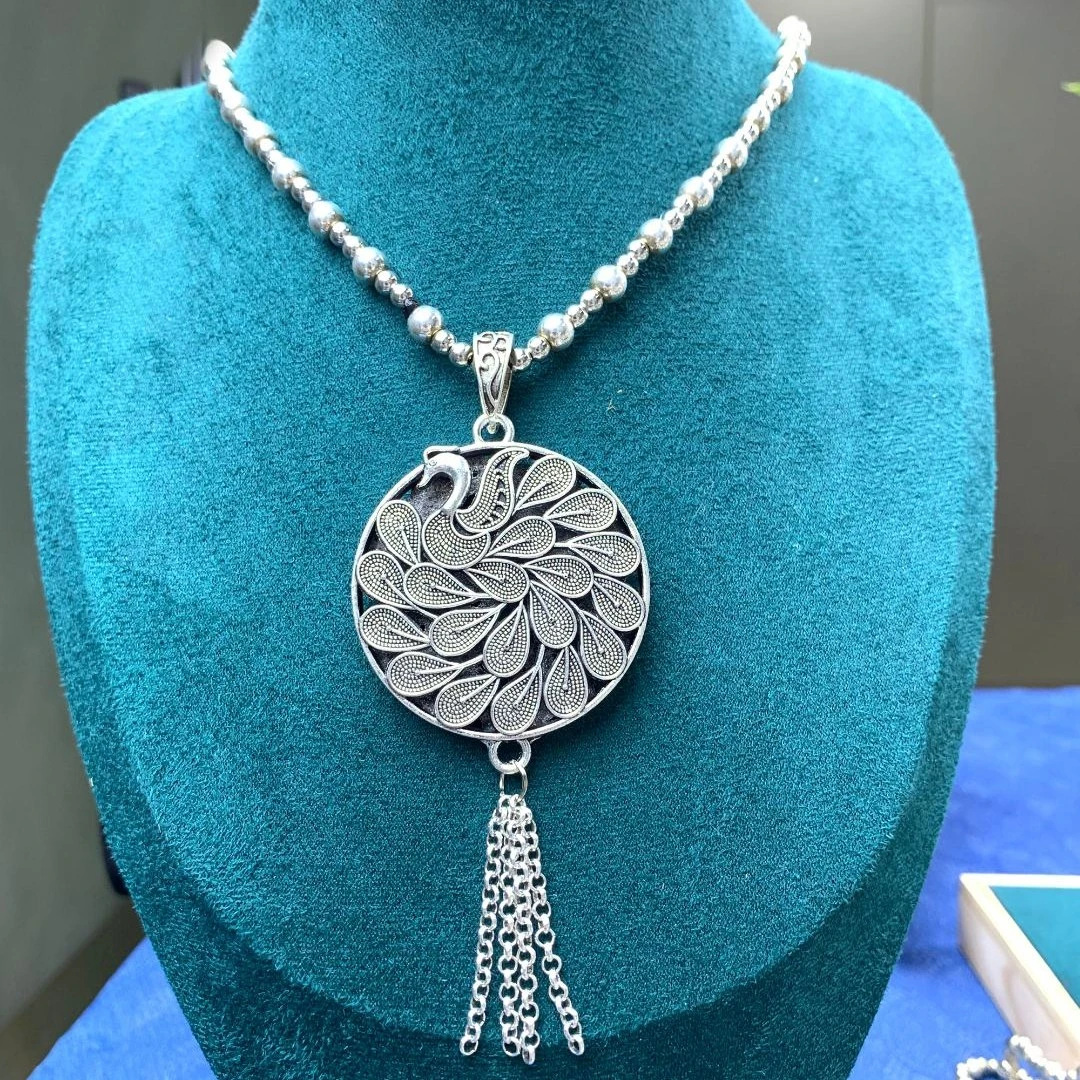 晶珀丽BL13孔雀开屏项链民族风长款毛衣链吊坠白链子气质百搭时尚