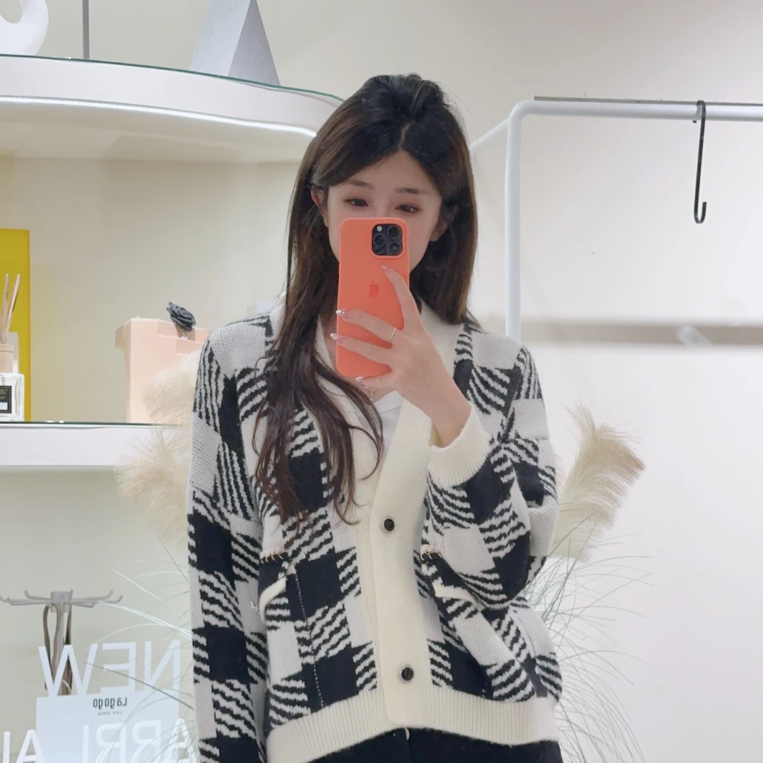 Lagogo/拉谷谷LAGOGO拉谷谷专柜同款时尚百搭减龄针织衫设计师款