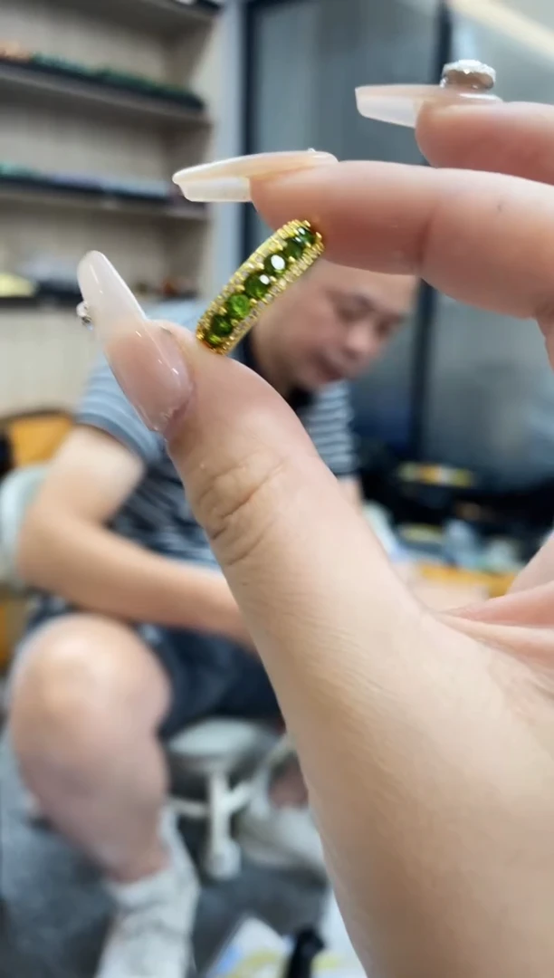 【闪购商品】透辉石`未镶嵌单个多样性发货