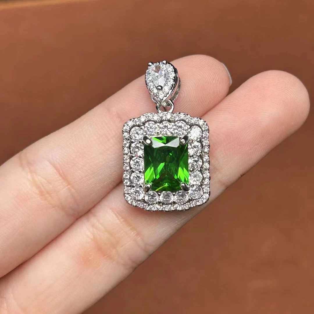 阿鲁沙-典藏轻奢艳绿宝-精工合金培育吊坠配链837