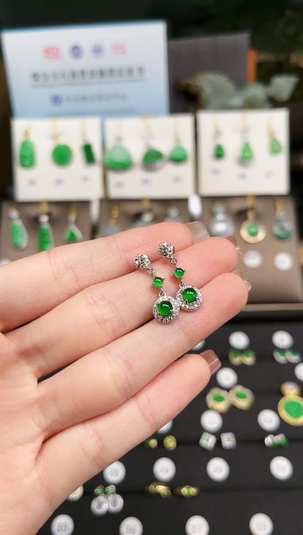 【闪购商品】翡翠耳饰银S925镶嵌多样性发一