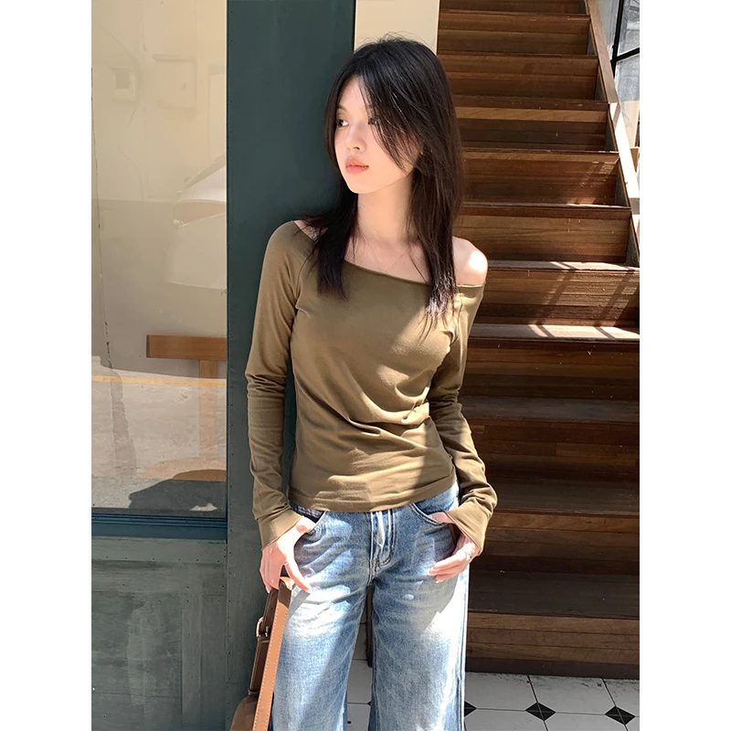 2024新款秋季斜肩休闲薄款短小衫女甜辣妹别致小众纯欲T恤上衣