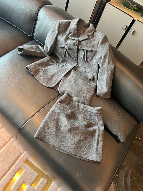 5327冬季西装羽绒外套高腰半身短裙两件套