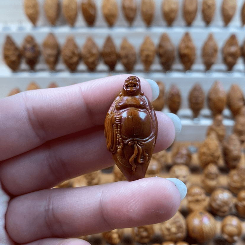 【闪购商品】橄榄核核雕烟*