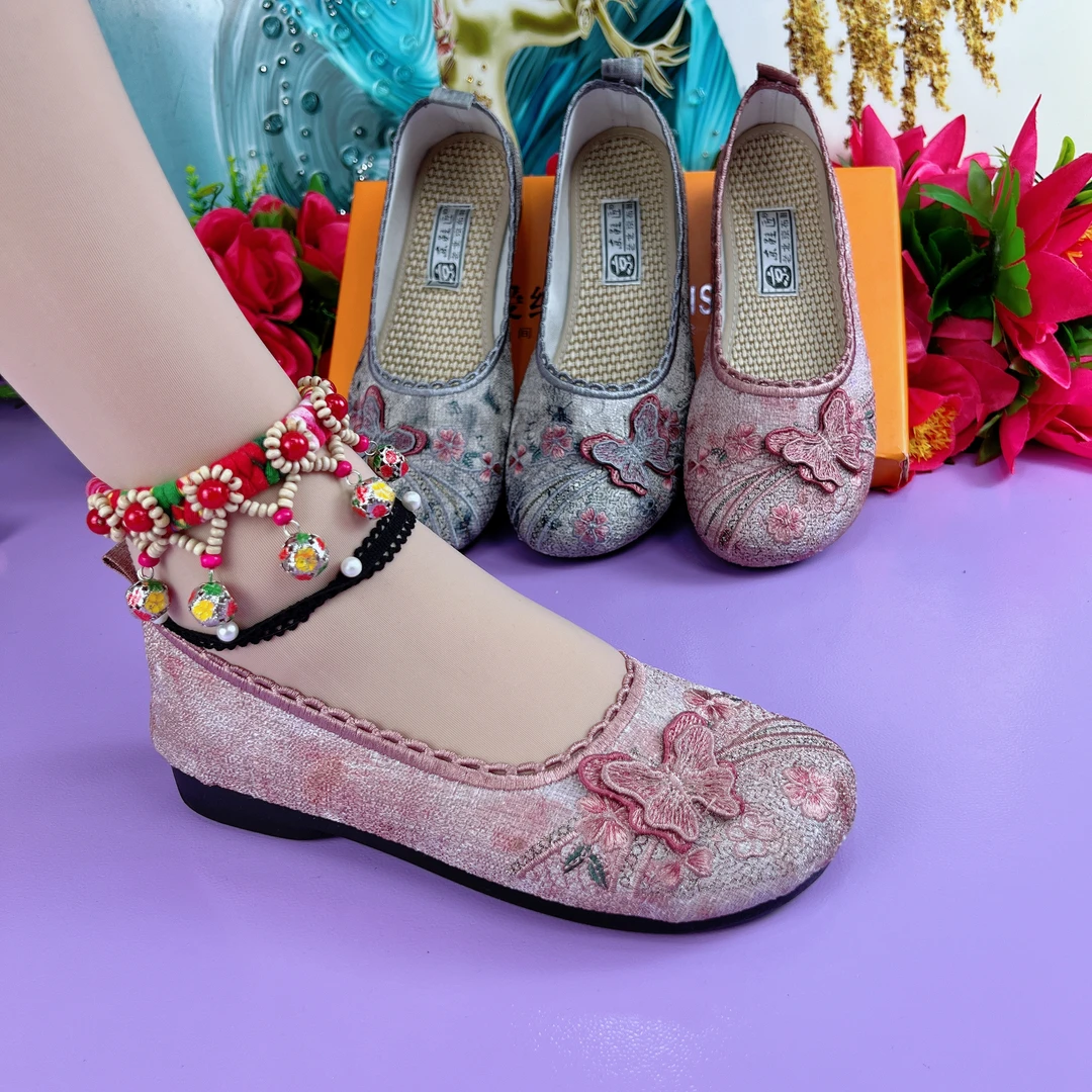 新款老北京平底圆头透气软底防滑绣花单鞋～3172