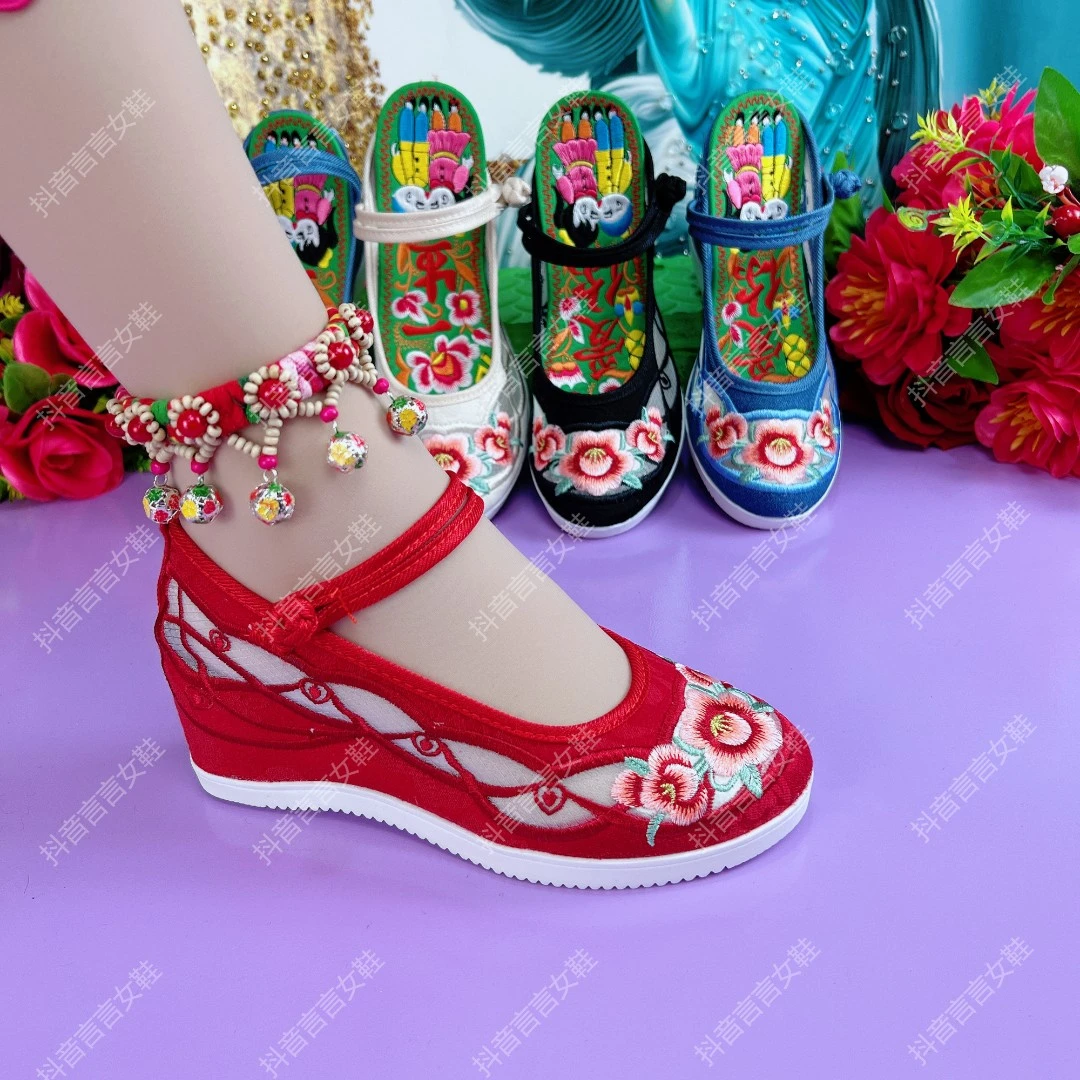 新款老北京冰丝网绣花鞋汉服鞋牛筋软底