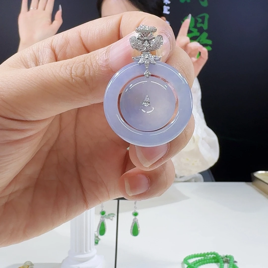 翡翠颈饰18K金镶嵌18k镶嵌