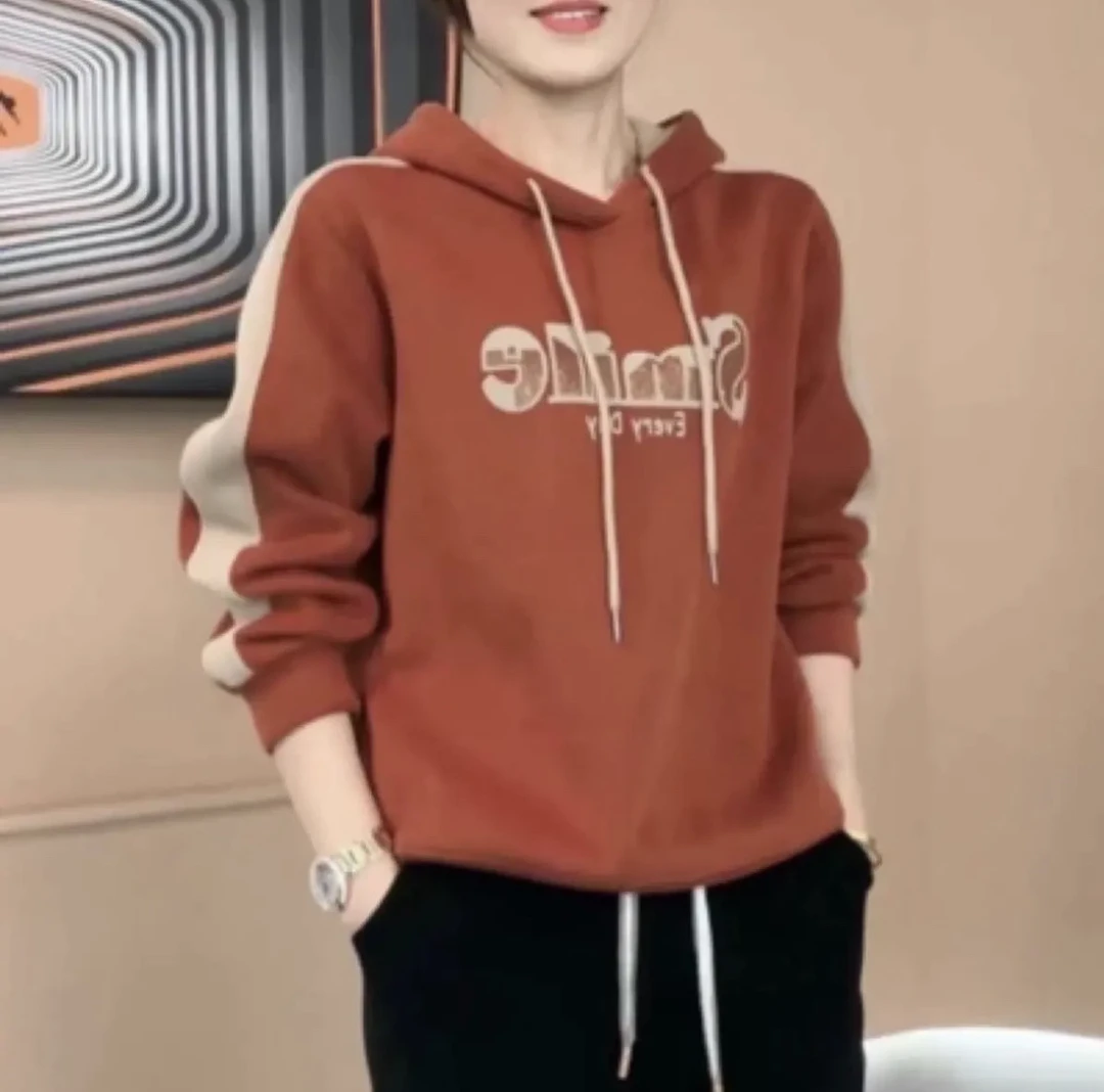 2024冬季加绒新款时尚休闲百搭款字母连帽卫衣妈妈装