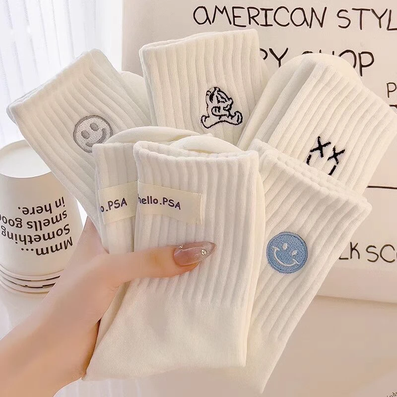 白色袜子女中筒袜ins潮夏季纯棉女士长袜日系刺绣网红春秋款棉袜