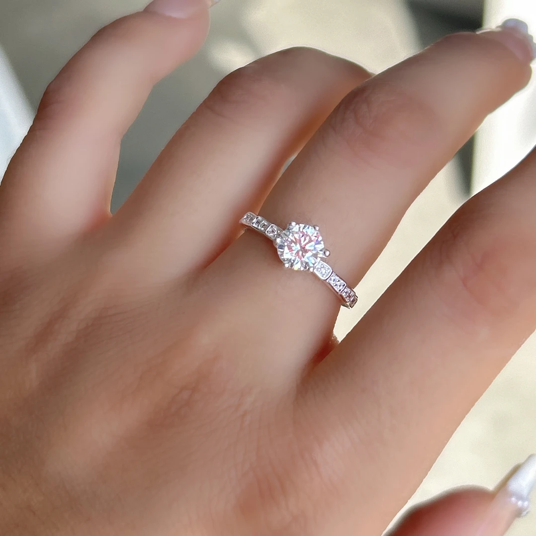 足银锆石戒指 S990纯银女款戒指 配精美礼盒镶嵌银戒