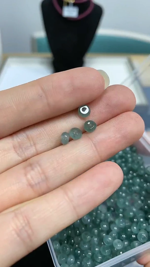 【闪购商品】翡翠颈饰未镶嵌FG5299-4粒翡翠4m+左右单珠