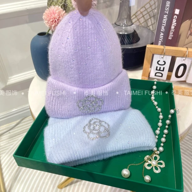 2025冬季新款设计感山茶花满天星烫钻圆顶保暖纯色兔毛混纺雪地帽