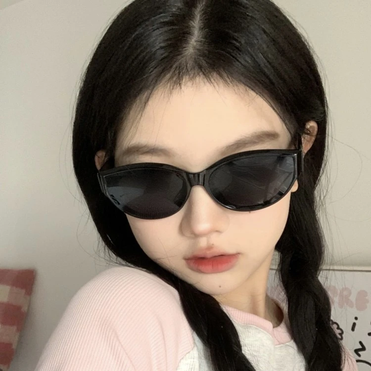 猫眼墨镜复古街拍男女2023网红凹造型拍照时尚简约港风素颜太阳镜