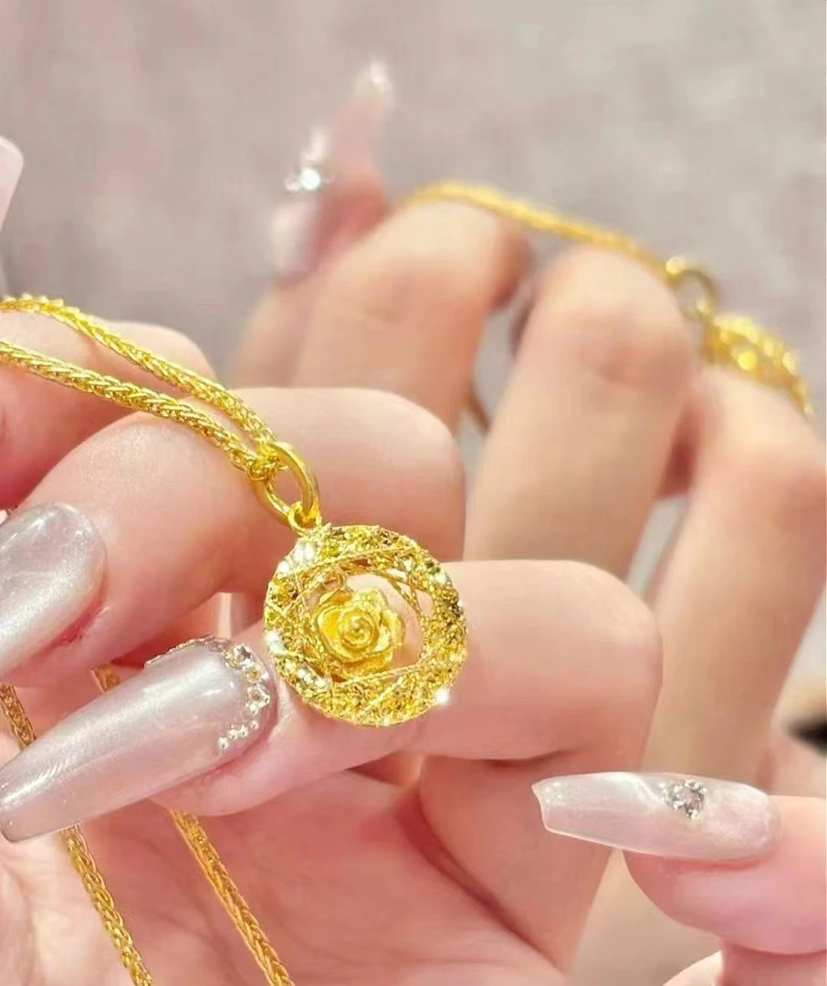 Chow Tai Seng/周大生足金爆闪玫瑰花园项链锁骨链送女朋友礼物搭
