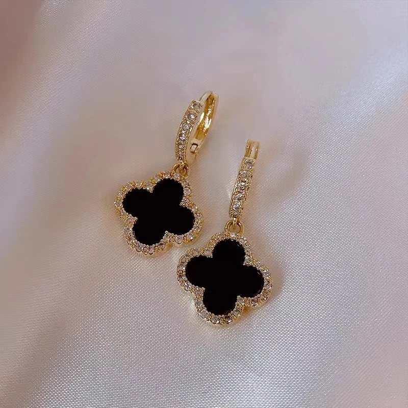 锌合金合成锆石耳饰 精致简约气质黑色四叶花百搭不挑人耳环S062