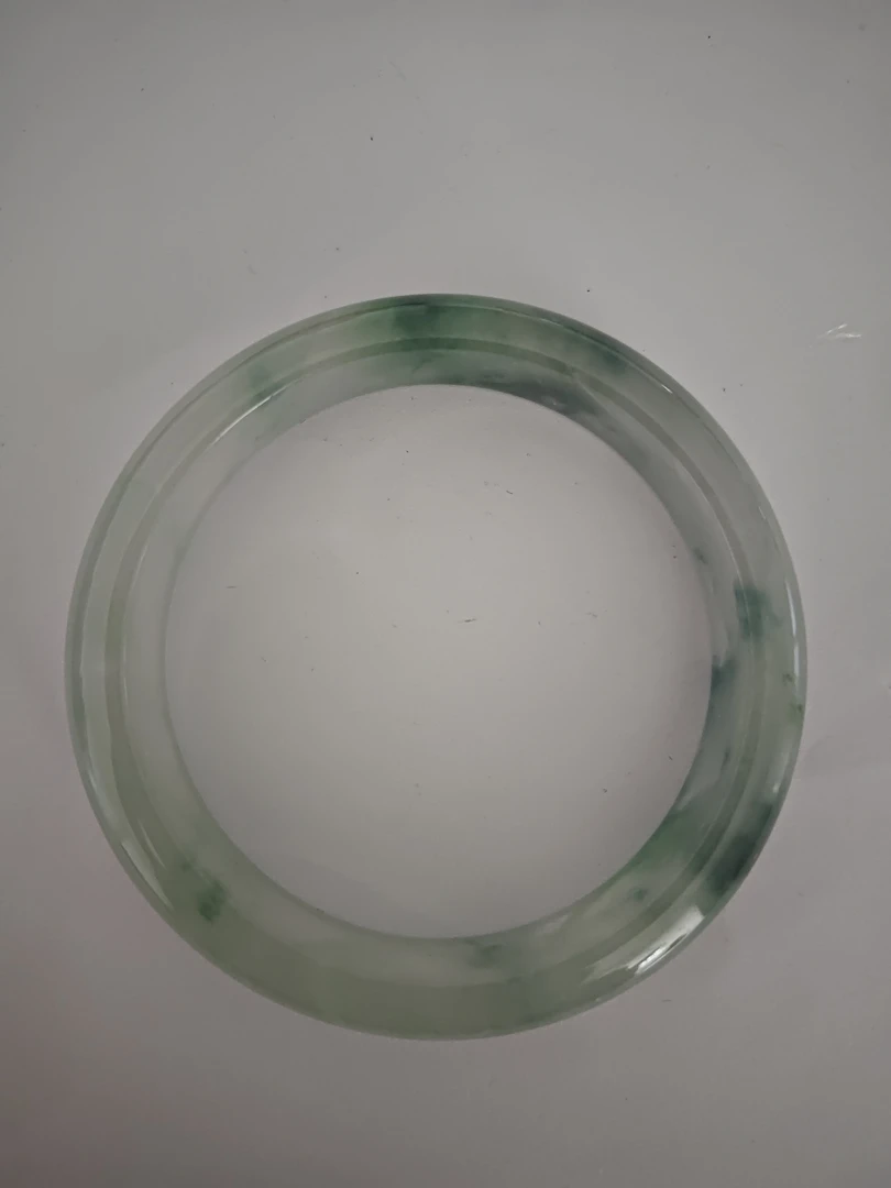 H524翡翠冰透浅绿飘花圈口56.4