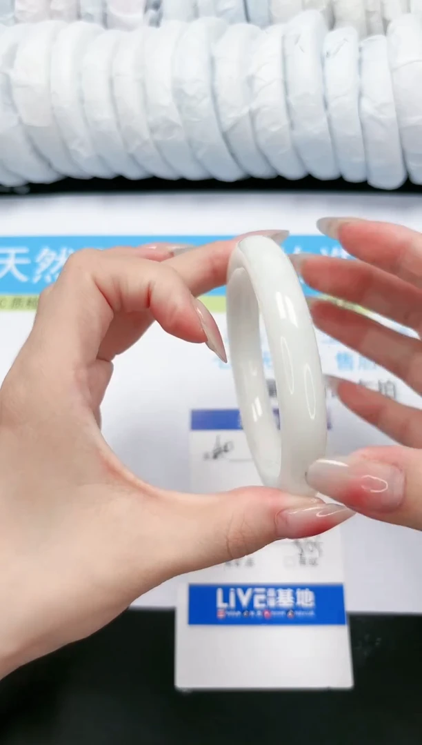 【闪购商品】和田玉手镯未镶嵌304-56.3